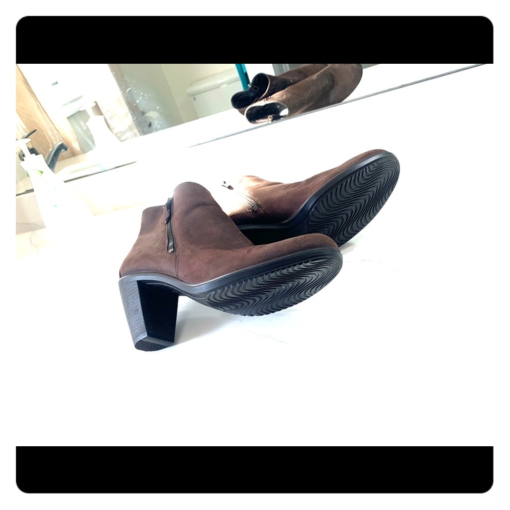 Ladies Ecco Boots